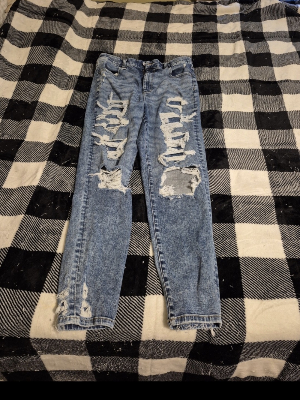 American Eagle Outfitters Light Blue Ripped Jeans 14 long